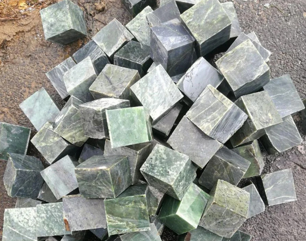 Камень для каменки "Нефрит", кубики, фракция 80-80мм (фасовка по 25 кг. в мешках)
